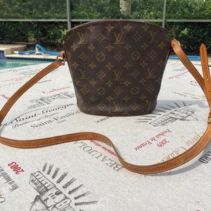 Louis Vuitton Drouot Style Authentic Purse